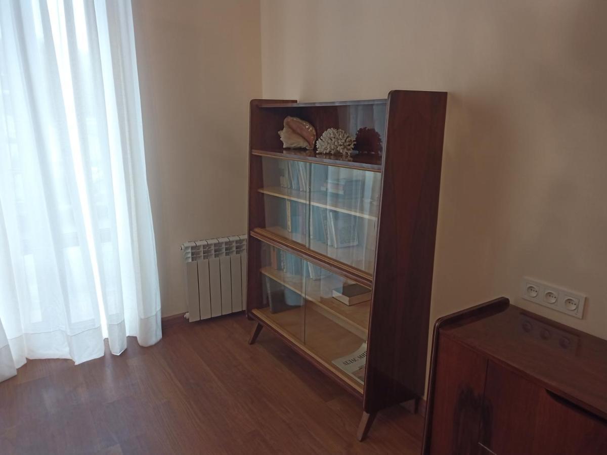 Spacious One Bedroom Apartment In The City Centre Yerevan Luaran gambar