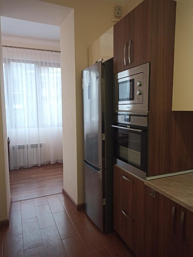 Spacious One Bedroom Apartment In The City Centre Yerevan Luaran gambar